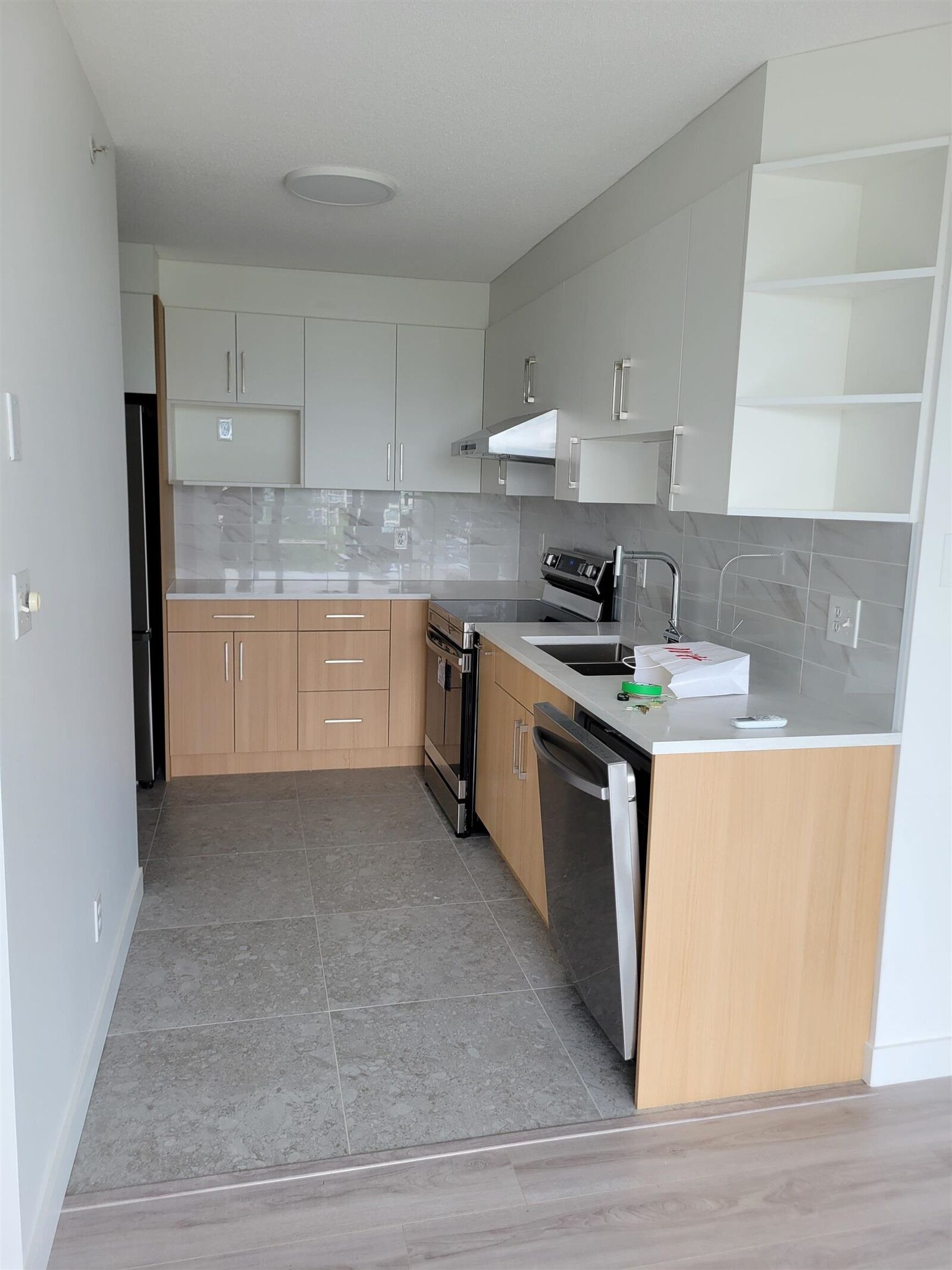 Property Photo:  5911 Alderbridge Way 1202  BC V6X 4C6 