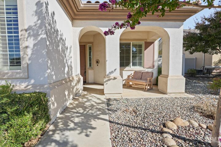 Property Photo:  14420 Terrazzo Drive  CA 93306 