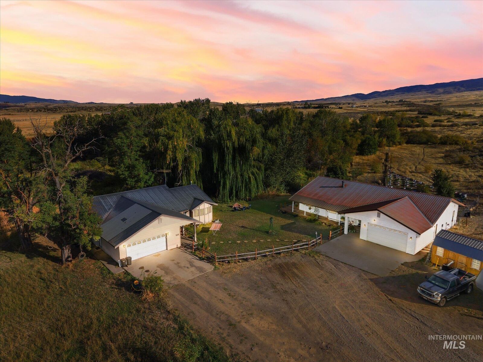 Property Photo: 1009 Grays Creek Rd. ID 83612