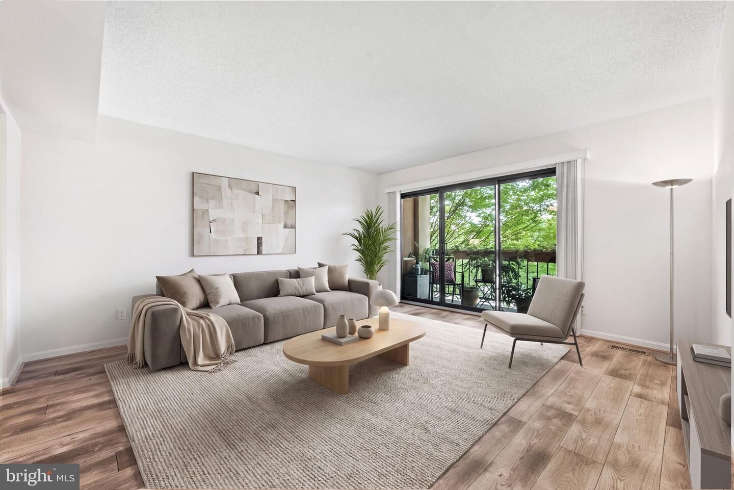 Property Photo:  801 N Howard Street 106  VA 22304 