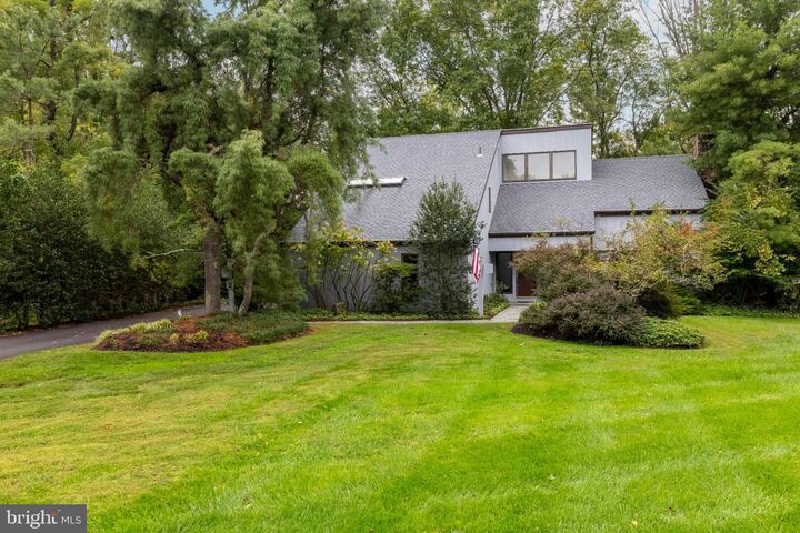 Property Photo: 2 Fox Pond PA 19477