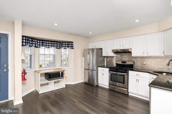 Property Photo:  10 Ryans Court  NJ 08505 