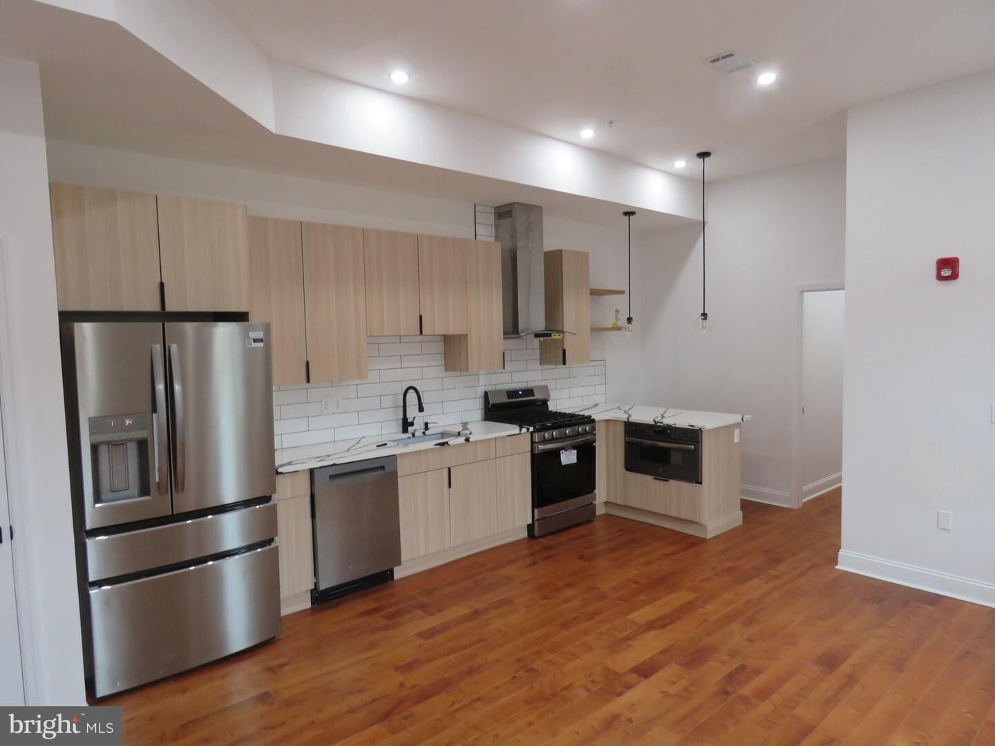 Property Photo: 1252 S 21st Street Apt. 1 2nd Floor PA 19146
