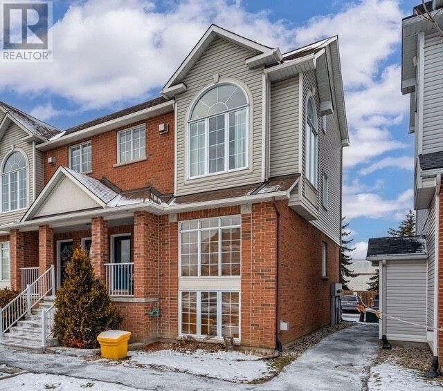 Property Photo:  4443 Harper Avenue 4  ON K1J 1C9 
