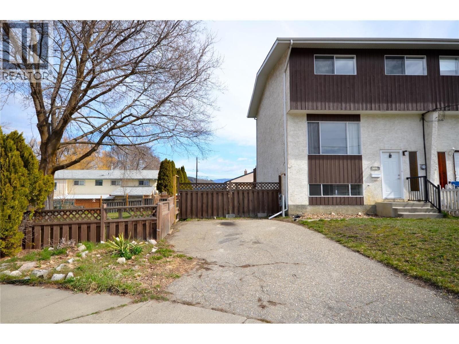 Property Photo:  4501B 15 Avenue  BC V1T 6Y1 
