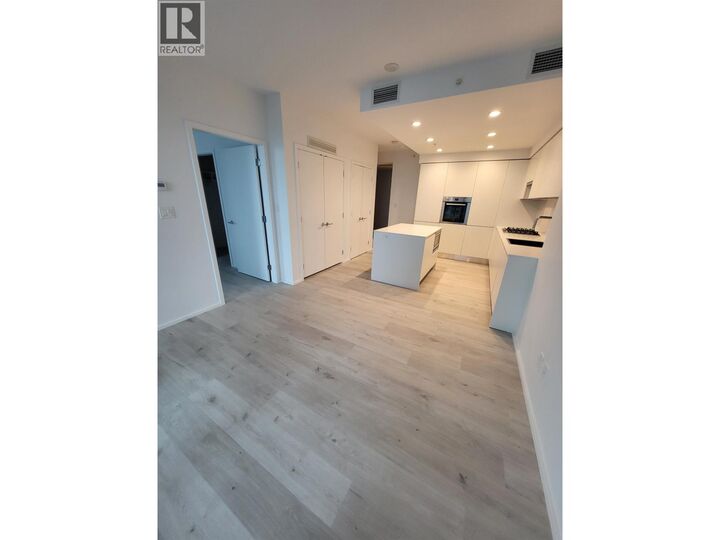 Property Photo: 3809 Evergreen Place 1606 BC V3J 0M1