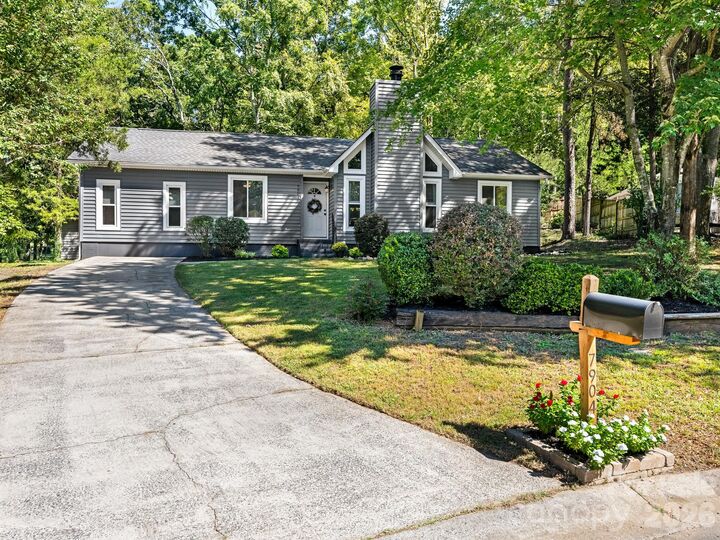 Property Photo:  7904 Oakbark Lane  NC 28226 