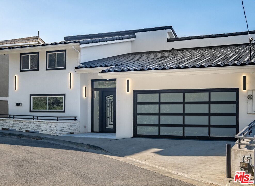 Property Photo:  8041 Bulwer Dr  CA 90046 