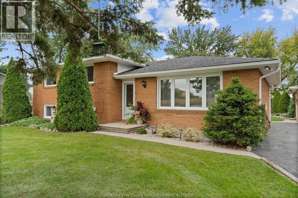 Property Photo:  3724 Concession 3 Road North  ON N9V 2Y9 