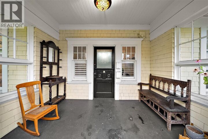 Property Photo:  1528 Foul Bay Road  BC V8R 4Z9 