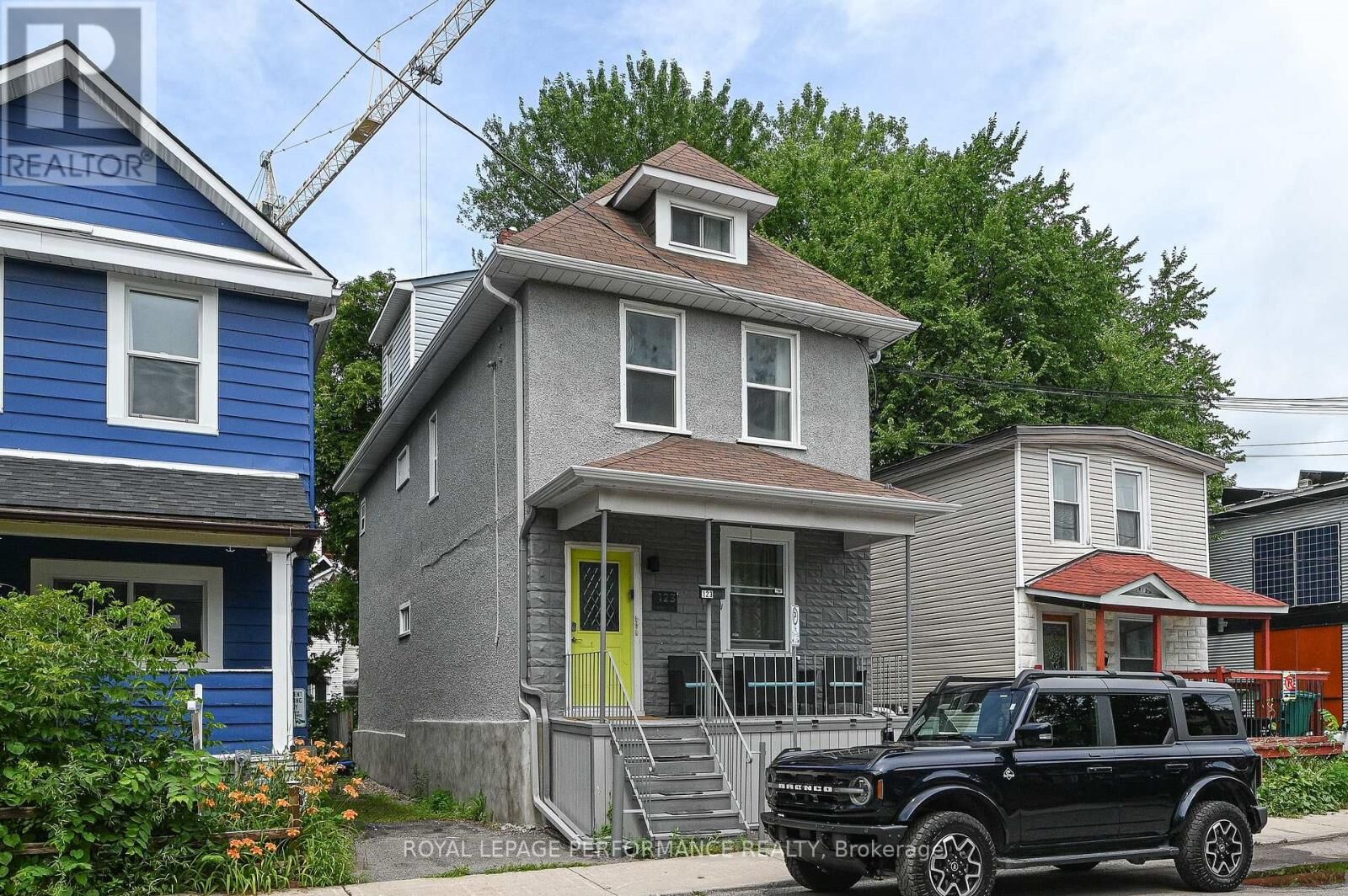 Property Photo:  123 Pamilla Street West 2  ON K1S 3K9 