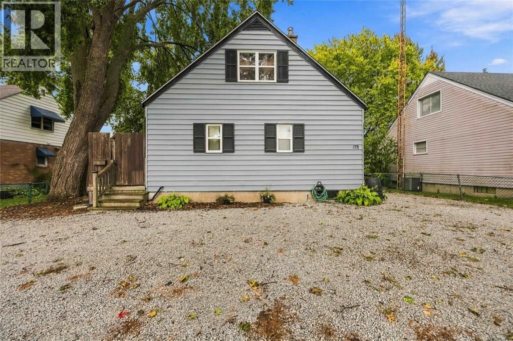 Property Photo:  178 East Street North  ON N7T 6X6 