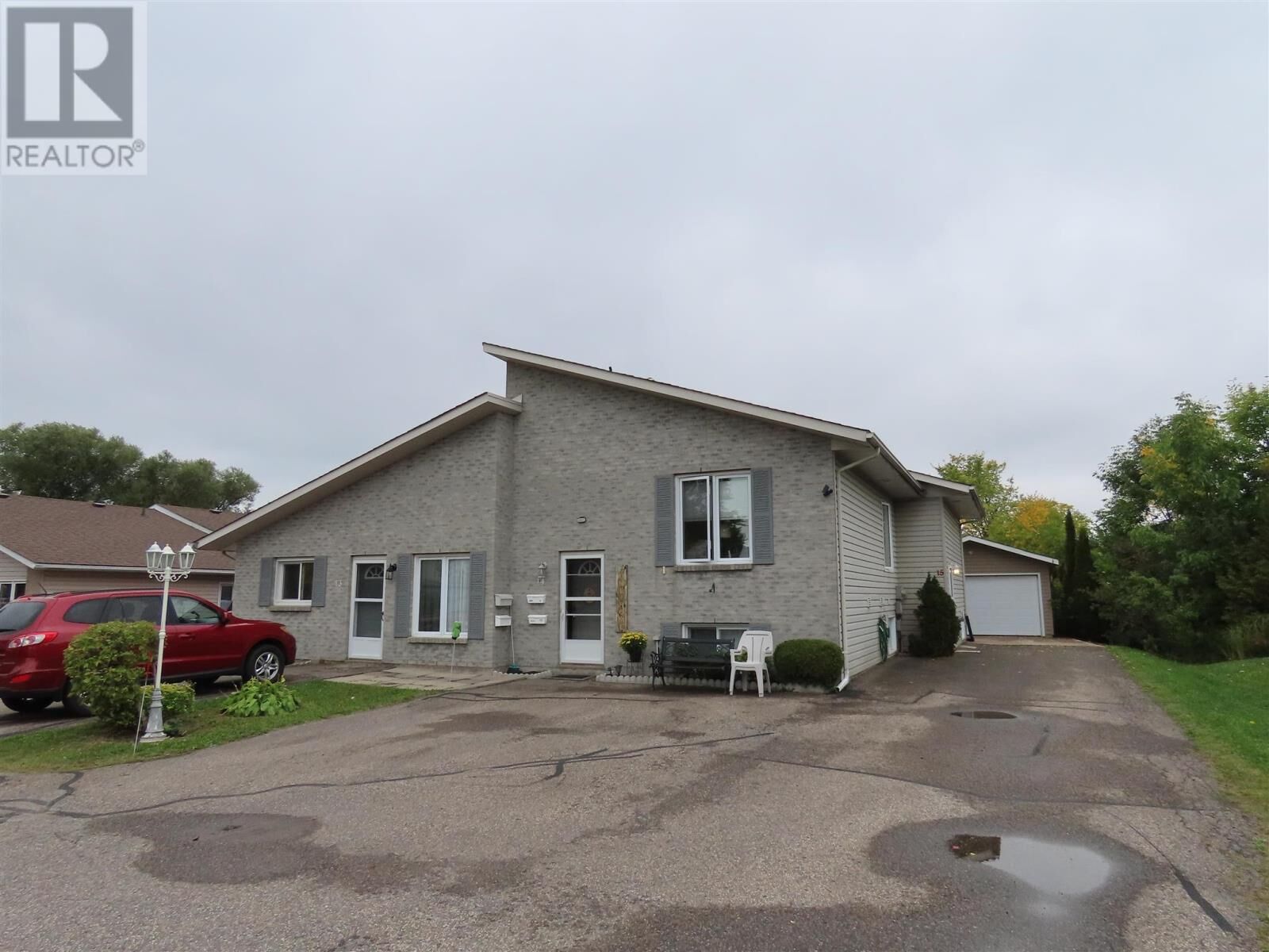 Property Photo:  3 Elmwood Ave  ON P6B 4V6 