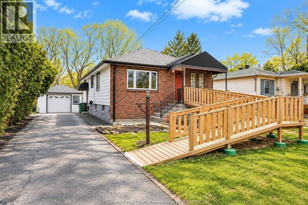 Property Photo:  616 Ducharme Street  ON N9G 1K6 
