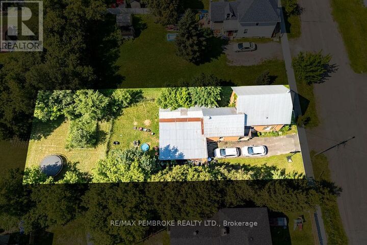 Property Photo:  459 Somerset Street  ON K8A 4C5 