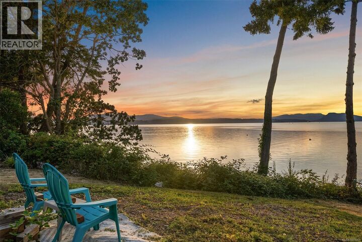Property Photo: 9760 Glynnwood Park Road BC V8L 5H4