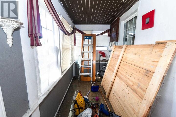 Property Photo:  178 Dennis St  ON P6A 2X3 