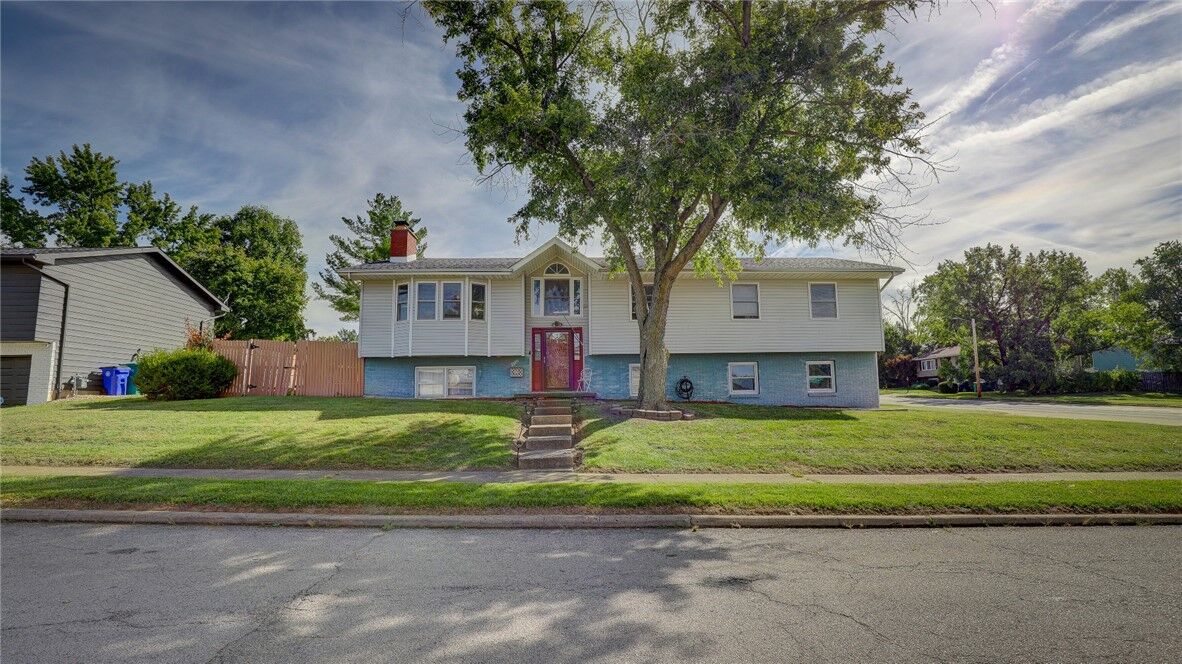 Property Photo: 2220 N Longwood Drive IL 62526