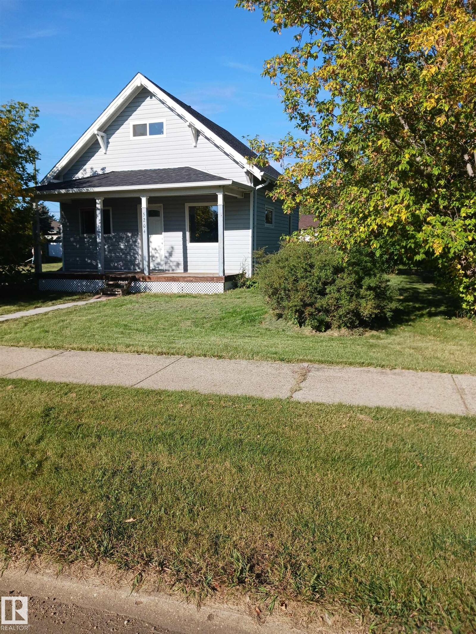 Property Photo: 5204 53 Avenue AB T0B 3H0