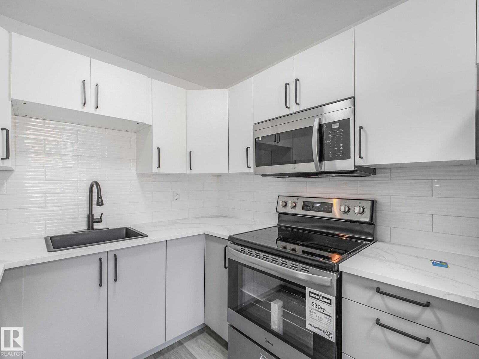 Property Photo:  152 Londonderry Square Square NW  AB T5C 3C4 