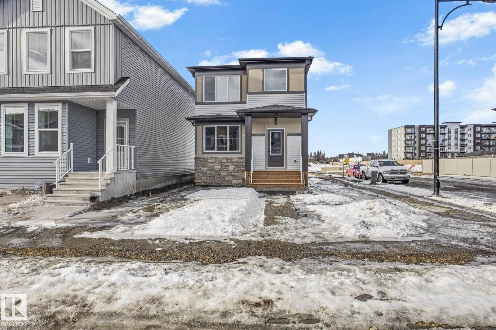 Property Photo:  3760 Erlanger Drive NW  AB T6M 1R9 