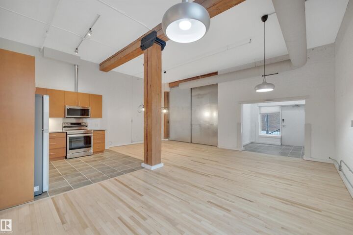 Property Photo:  10169 104 Street NW 102  AB T5J 1A5 