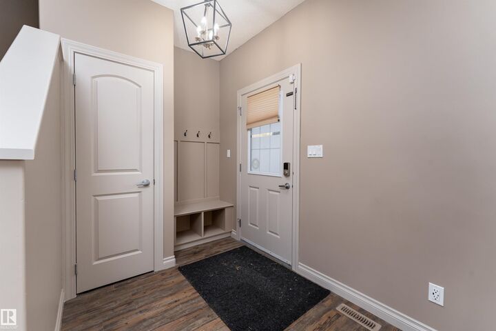 Property Photo:  556 Secord Boulevard NW  AB T5T 7B8 