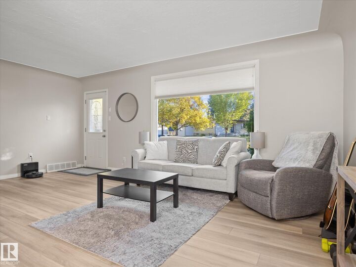 Property Photo:  12408 134 Street NW  AB T5L 1V2 