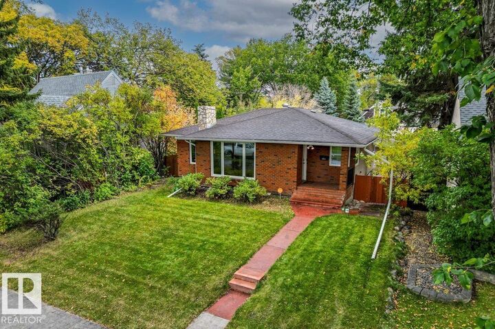 Property Photo:  11631 130 Street NW  AB T5M 1A7 