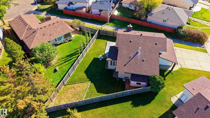 Property Photo:  280 Warwick Road NW  AB T5X 4P9 