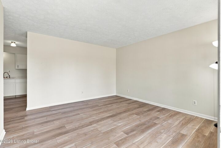 Property Photo:  9719 Lake Elkhorn Dr  KY 40291 