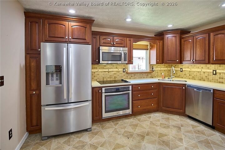 Property Photo: 931 Woodward Drive WV 25387