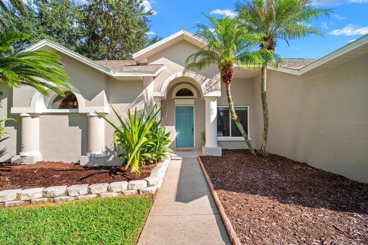 Property Photo:  3912 Appletree Drive  FL 33594 