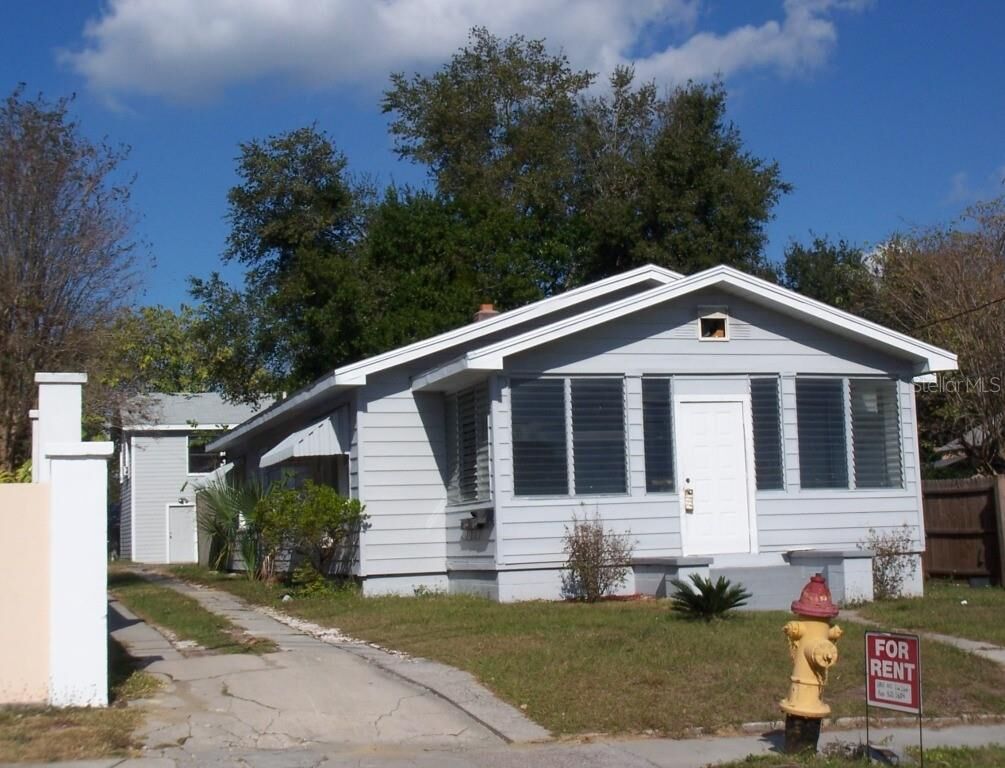 Property Photo:  902 E Lime Street  FL 33801 