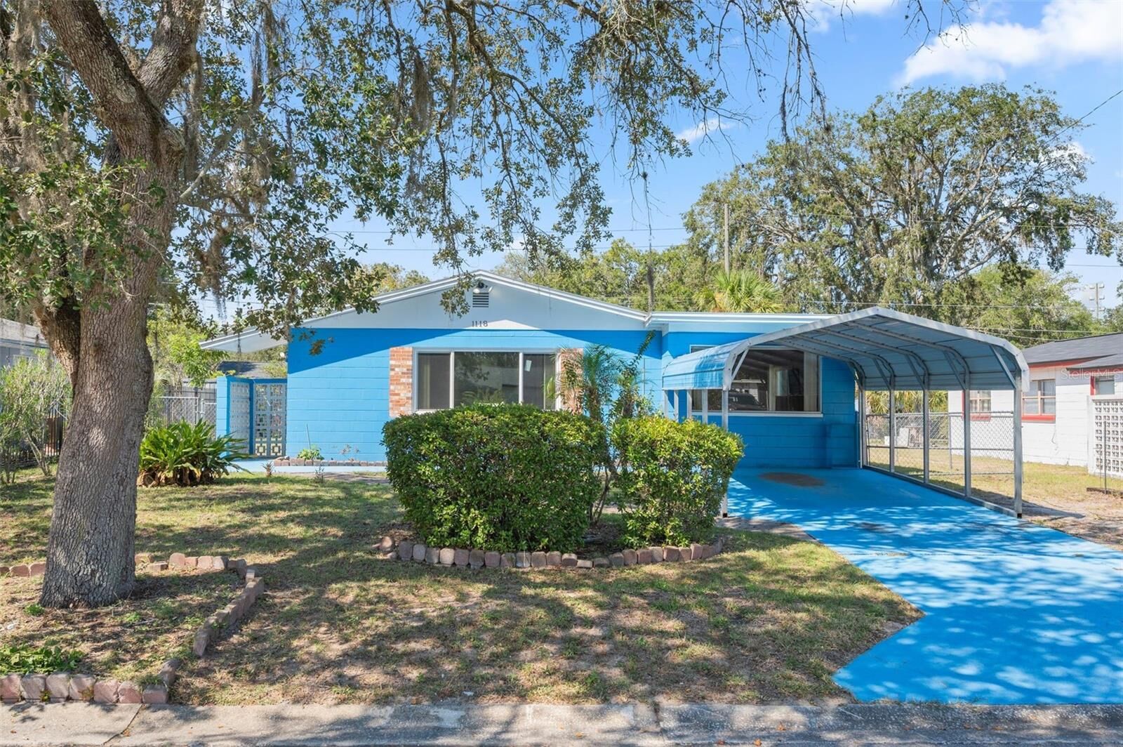 Property Photo:  1118 SE 19th Street  FL 32641 