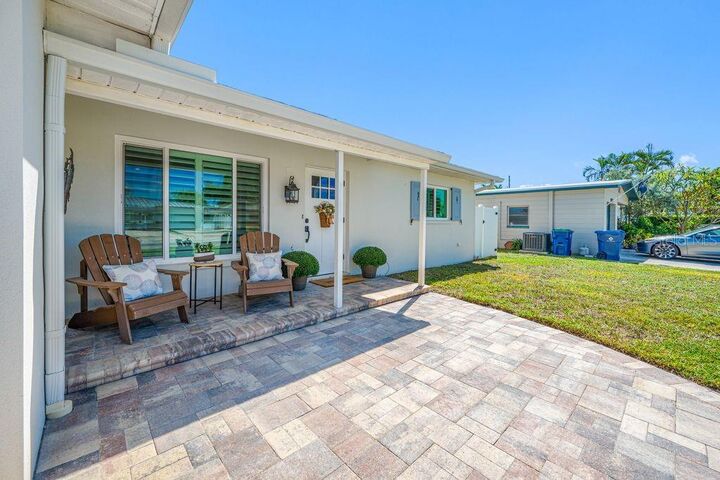 Property Photo:  1444 Corey Way S  FL 33707 