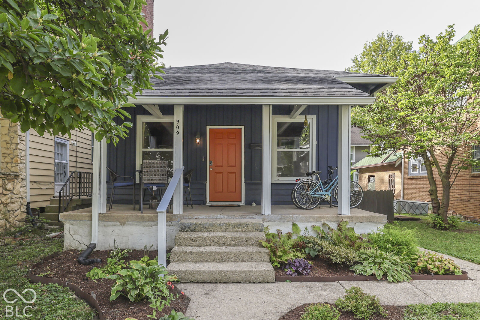 Property Photo: 909 E 42nd Street IN 46205