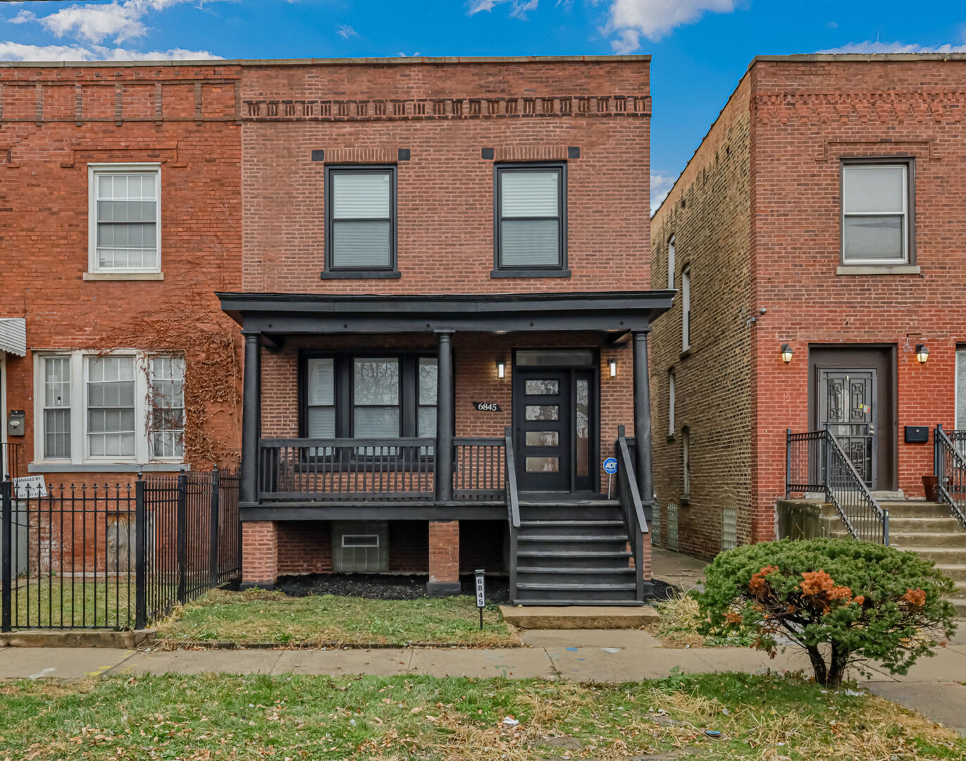 Property Photo: 6845 S Saint Lawrence Avenue IL 60637