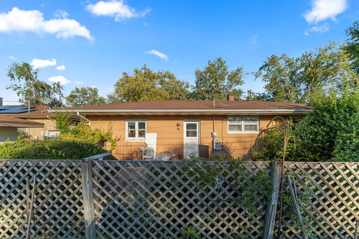 Property Photo:  630 De Angelis Court  IL 60411 
