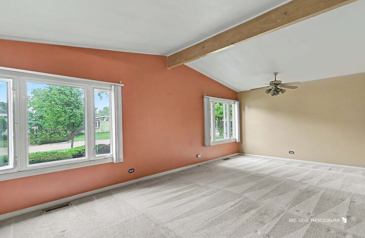 Property Photo:  16 W Jeffery Avenue  IL 60090 