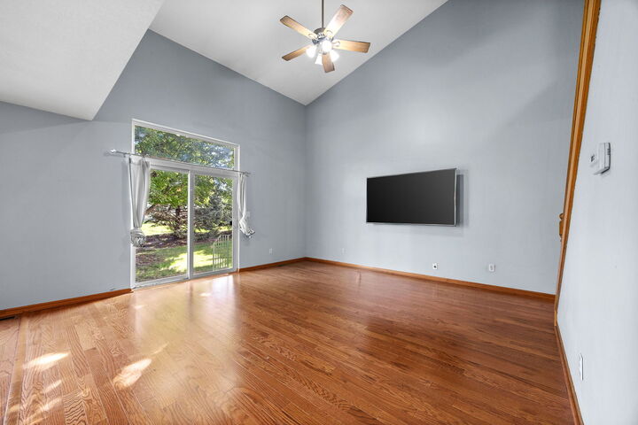 Property Photo: 1134 Rose Drive IL 60178
