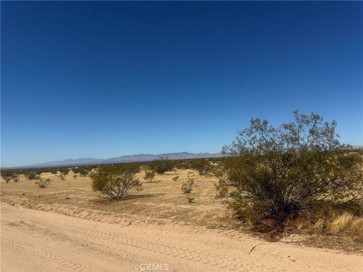 Property Photo:  2 Orlando Drive  CA 93505 