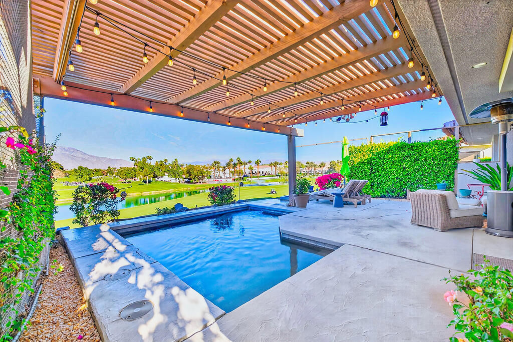 Property Photo:  10 Colonial Drive  CA 92270 