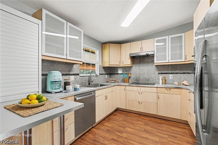 Property Photo:  316 SW 19th Terrace  FL 33991 