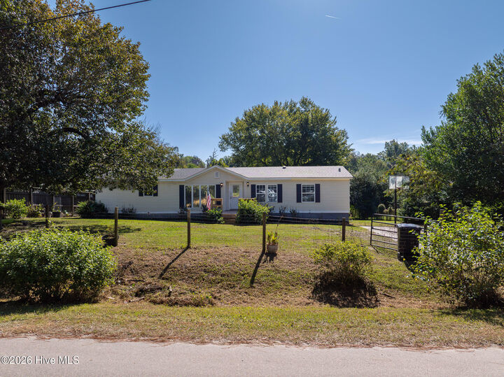 Property Photo:  1608 Patsy Lane  NC 28405 