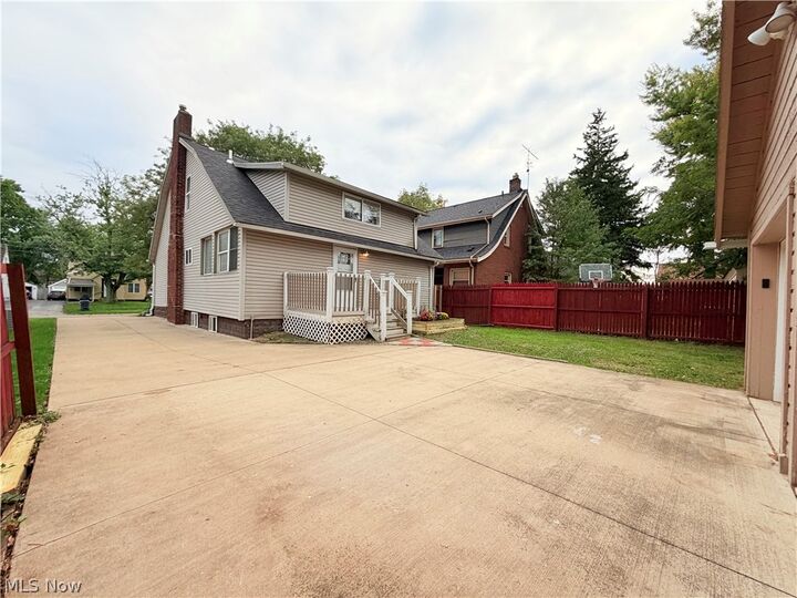 Property Photo:  26 Clifton Drive  OH 44512 