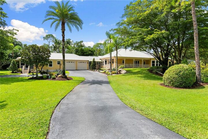 Property Photo:  6460 Hidden Oaks Ln  FL 34119 