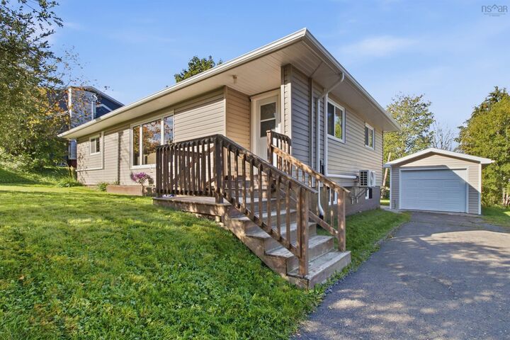 Property Photo:  122 Campbell Avenue  NS B0N 2T0 