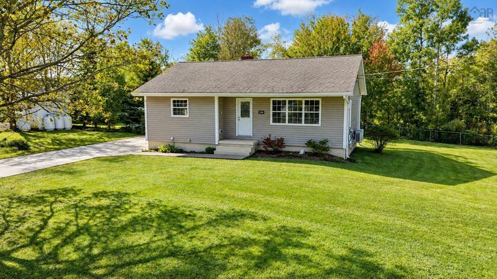 Property Photo:  100 High Street  NS B0K 1S0 