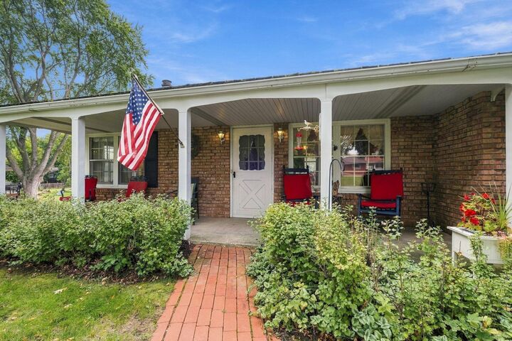 Property Photo:  1750 Crestridge Lane  MN 55122 